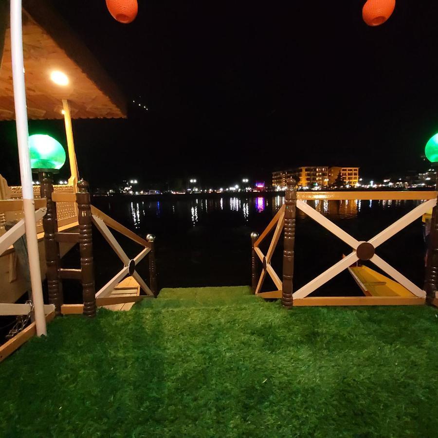 Tashkand Houseboat Srīnagar Kültér fotó