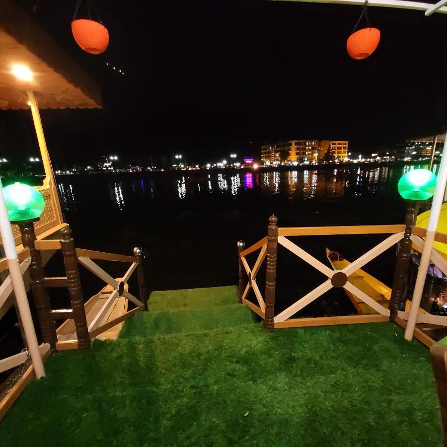 Tashkand Houseboat Srīnagar Kültér fotó