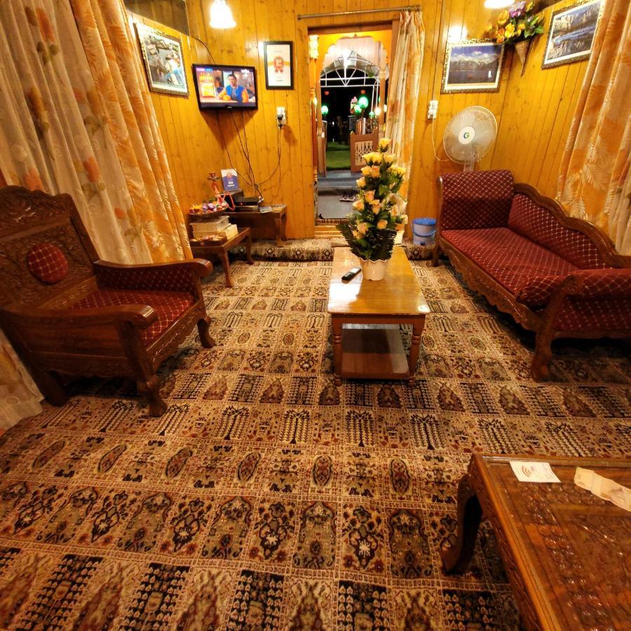 Tashkand Houseboat Srīnagar Kültér fotó
