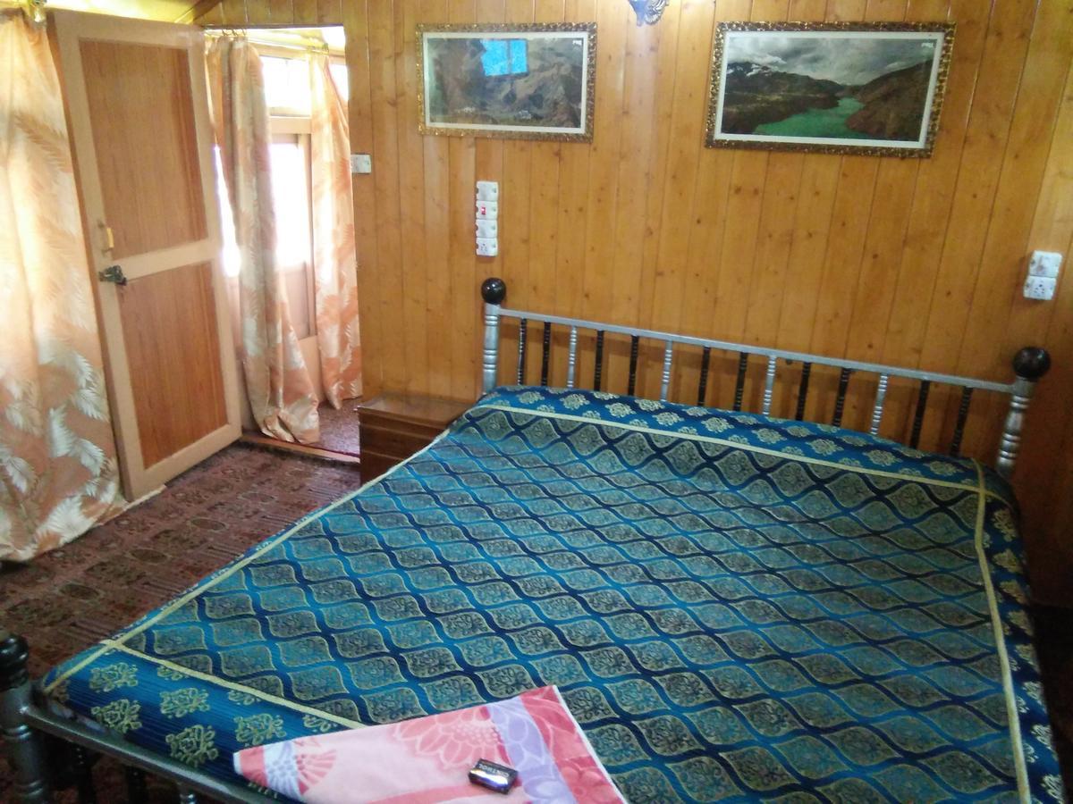 Tashkand Houseboat Srīnagar Kültér fotó